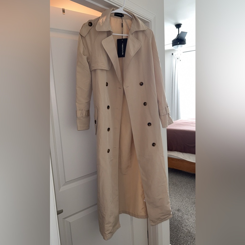PrettyLittleThing Beige Trench Coat (NWT)